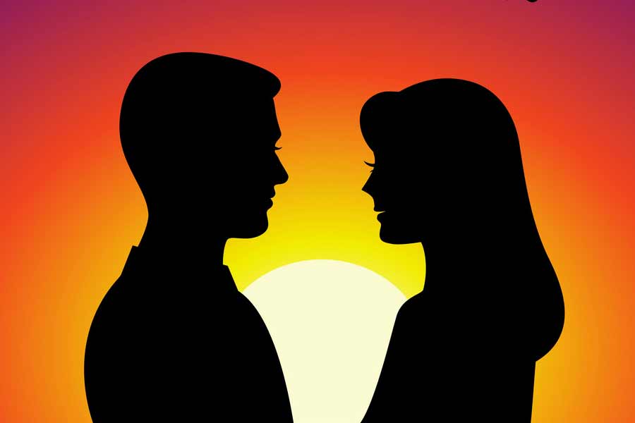 আচমকাই বেঞ্চ ছেড়ে উঠে দাঁড়ান ওটোউ। আবেগ ভরা গলায় তাঁকে বলতে শোনা যায়, ‘‘ইয়ুমি, এত দিন তুমি কতই না কষ্ট করেছ। আমি তোমাকে জানাতে চাই, সব কিছুর জন্য আমি তোমার কাছে কৃতজ্ঞ থাকব। আই লভ ইউ!’’