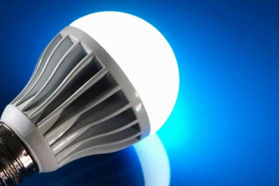 স্যান্টার জানান, পতঙ্গে কোন রঙে বেশি আকৃষ্ট হয়, তা বুঝতে পারলে আরও সঠিক ভাবে আলোর ফাঁদ তৈরি করা সম্ভব হবে। 