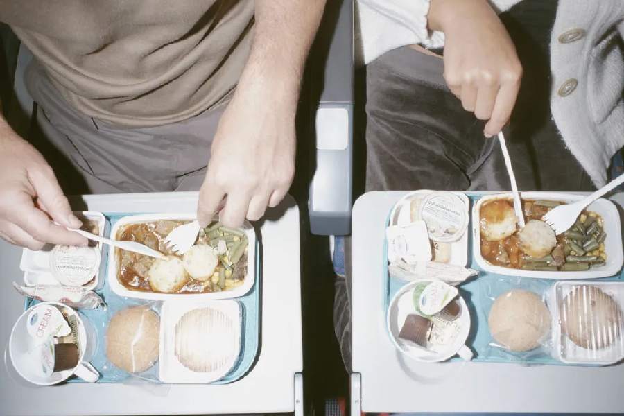Know the reason why food tastes different in flight.