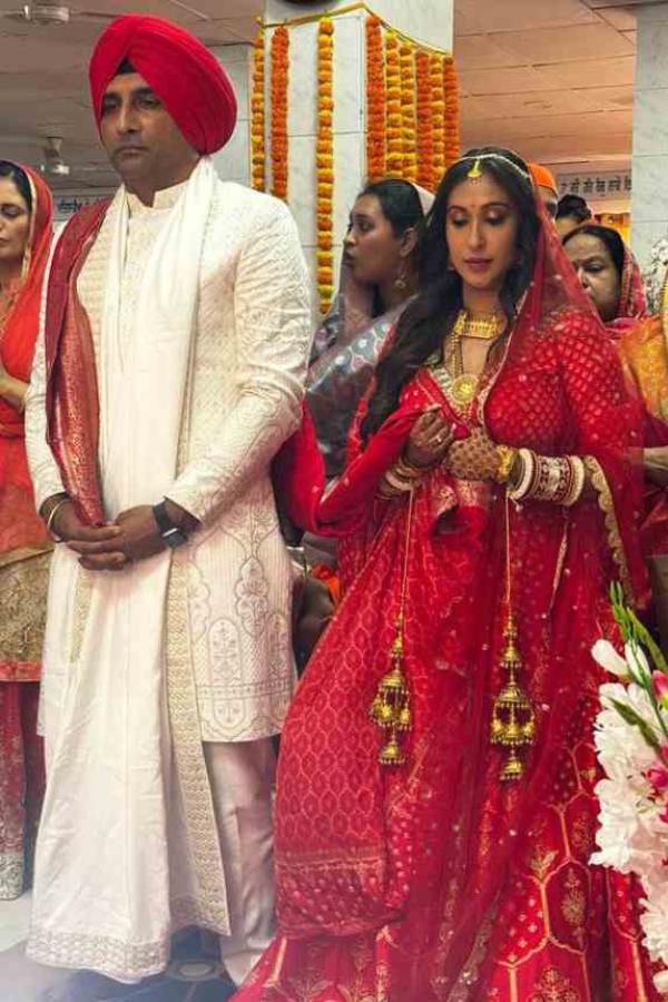 অবশেষে বিয়েটা সেরেই ফেললেন অভিনেত্রী সায়নী দত্ত। গত মাস তিনেক ধরে তাঁরই বিয়ের প্রস্তুতির কথা শোনা যাচ্ছিল। 