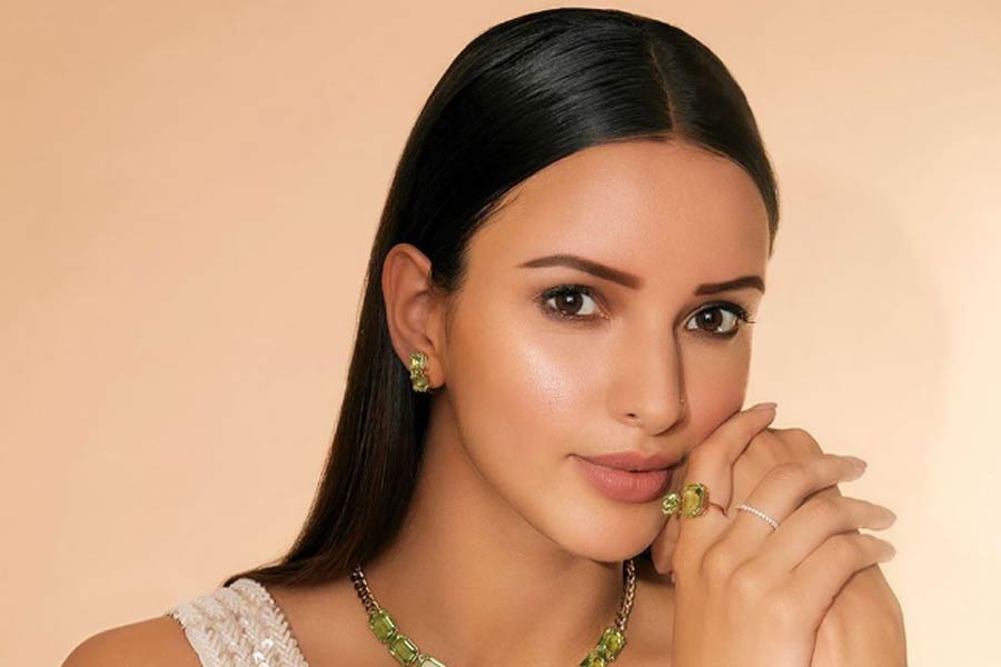 এই নিয়ে মুখ খুলেছেন তৃপ্তি নিজেও। জানিয়েছেন, ‘অ্যানিম্যাল’ ছবির ওই দৃশ্যের থেকেও অনেক বেশি কঠিন ছিল ‘বুলবুল’ ছবিতে ধর্ষণের দৃশ্যে অভিনয়। কেন ওই দৃশ্যে অভিনয় অতটা কঠিন ছিল, তা-ও একটি সাক্ষাৎকারে বলেছেন তৃপ্তি।