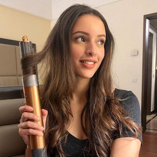 এর পর ভিকি কৌশলের বিপরীতে একটি ছবিতে অভিনয় করছেন তৃপ্তি। নাম ‘মেরে মেহবুব মেরে সনম’। ফেব্রুয়ারিতে মুক্তি পাবে সেই ছবি। প্রযোজনা করছে কর্ণ জোহরের ধর্মা প্রোডাকশন।