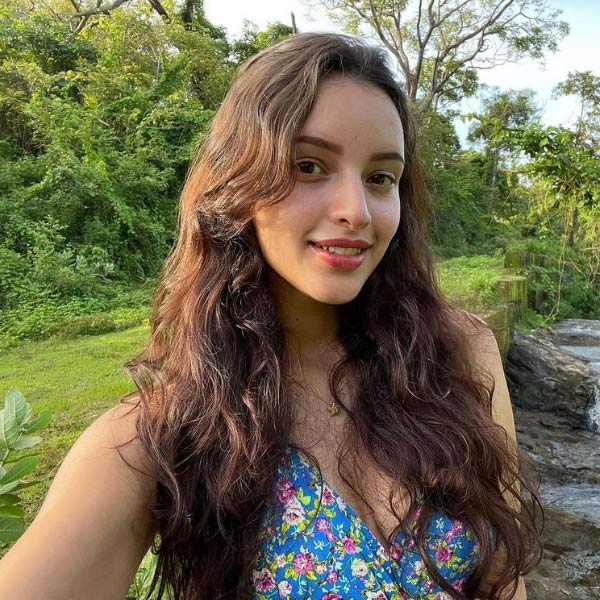 সব ঠিকঠাকই চলছিল। আচমকাই বাধে গোল। সমাজমাধ্যমে একে অন্যকে আনফলো করেন তৃপ্তি এবং কর্নেশ। অদ্ভুত একটি পোস্টও দেন তৃপ্তি। সেখানে কর্নেশের উদ্দেশে তিনি লেখেন, ‘‘লোকে অনেক কথা বলবে। কিছু যায় আসে না। যাতে তুমি ভাল থাকো, তা-ই করো।’’ কর্নেশ সম্পর্ক ভাঙার বিষয়ে মুখে কিছু বলেননি। তবে তৃপ্তি বুঝিয়ে দেন, আপাতত কেরিয়ারের দিকেই নজর দিতে চান তিনি। আর তা-ই করেও চলেছেন। ‘অ্যানিম্যাল’ তার প্রমাণ।