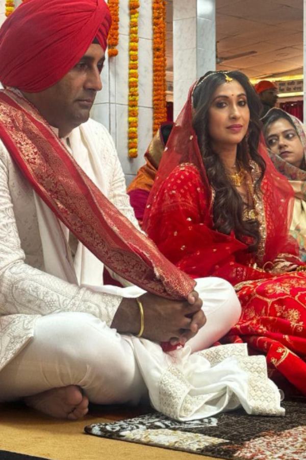 ১৯ ডিসেম্বর অনুষ্ঠানের পর ২২ ডিসেম্বর মুম্বইয়ে আরও একটি রিসেপশন হওয়ার কথা। বিয়ের পর তিনি মূলত লন্ডনেই থাকবেন। তবে ভাল কাজের সুযোগ এলে নিশ্চয়ই করবেন। নায়িকা জানান, বছরে একটা ভাল কাজ করতে পারলেই তিনি খুশি।