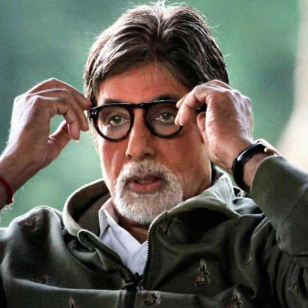 অমিতাভের সঙ্গে যে অজিতাভের দূরত্ব ছিল তা এক পুরনো সাক্ষাৎকারে নিজেই স্বীকার করেছিলেন অজিতাভ। অজিতাভ জানিয়েছিলেন, দুই ভাইয়ের মধ্যে দূরত্ব অনেক দিন এসে গিয়েছিল। কিন্তু বাবাকে দুঃখ দিতে চাইতেন না বলে তাঁরা সদ্ভাব বজায় রাখতেন। ২০০৩ সালে তাঁদের বাবার মৃত্যুর পরেই দু’জনের মধ্যে দূরত্ব আরও বৃদ্ধি পায়।