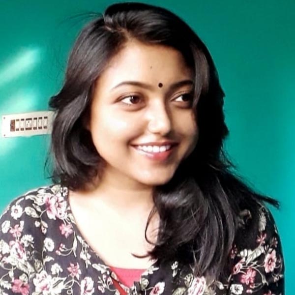 কিন্তু এ হেন প্রতীক এবং পাপিয়ার সম্পর্কের অবনতি হতে শুরু করে। যদিও পাপিয়ার অভিযোগ, তাঁর সঙ্গে শুধু কাজের সম্পর্ক যুবনেতার। কিন্তু প্রতীক নিজে পাপিয়াকে তাঁর ‘বৌ’ বলে প্রচার করেছেন। তার জন্য অস্বস্তিতে পড়েছেন তিনি। এমনকি, বিয়ের প্রস্তাব ফিরিয়ে দেওয়ায় দলবল নিয়ে তাঁর বাড়িতে ঢুকে তাণ্ডব করেছেন।    