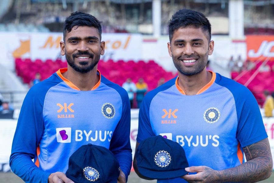 শ্রীকর ভরত: পন্থ সুস্থ না হলে দিল্লির এক জন উইকেটরক্ষক প্রয়োজন। দলে বাংলার অভিষেক পোড়েল রয়েছেন। কিন্তু তিনি অনভিজ্ঞ।