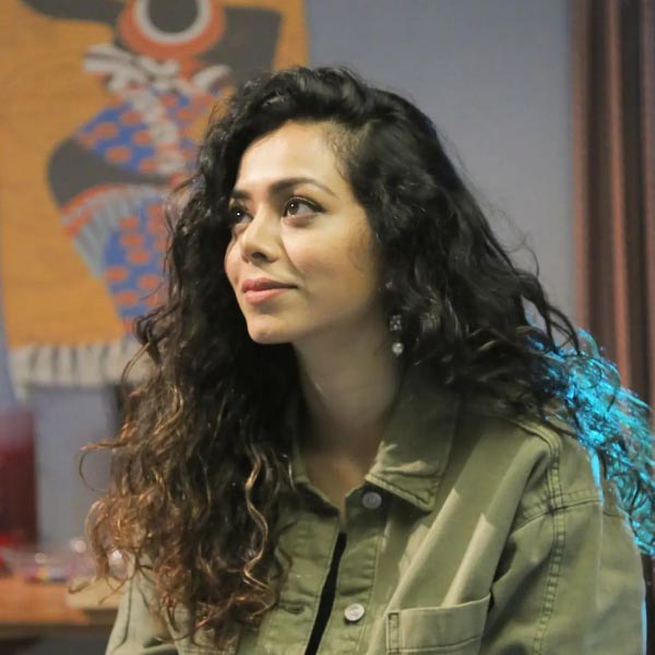 ‘কর্ম আপনা আপনা’ নামের ধারাবাহিকে মুখ্যচরিত্রে অভিনয়ের সুযোগ পান বৈষ্ণবী। দু’টি ধারাবাহিকে অভিনয় করে নিজের পদবি পরিবর্তনের সিদ্ধান্ত নেন তিনি। সংখ্যাতত্ত্ব অনুযায়ী বৈষ্ণবী তাঁর নামের পর তাঁর বাবা ধনরাজের নাম ব্যবহার করতে শুরু করেন। টেলি ইন্ডাস্ট্রিতে বৈষ্ণবী ধনরাজ নামে পরিচিত হন তিনি।