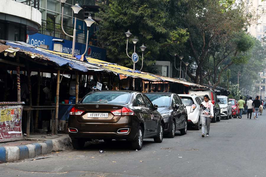 Residential garages are being replaced by shops and businesses purposes, councillors have complained to the Kolkata municipal Corporation