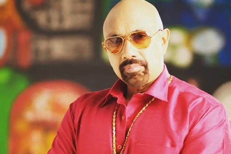 সত্যরাজের ইচ্ছা শুনে তাঁকে বাড়ি ফিরে যেতে বলেছিলেন দক্ষিণী অভিনেতা শিবকুমার। কিন্তু সত্যরাজ নিজের সিদ্ধান্তে অনড় ছিলেন। চেন্নাইয়ে থেকে তিনি বিভিন্ন জায়গায় অভিনয়ের জন্য চেষ্টা করতে থাকেন।