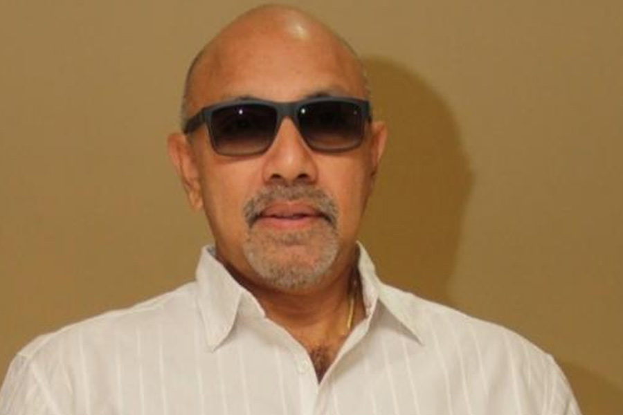 শিবাজি গণেশন, রজনীকান্ত, জয়শঙ্কর, কমল হাসন, রজনীকান্ত, প্রভাস, বিজয়কান্তের মতো দক্ষিণী ফিল্মজগতের জনপ্রিয় অভিনেতাদের সঙ্গে কাজ করেছেন সত্যরাজ। তামিল ছবি-সহ তেলুগু, মালয়ালম, কন্নড় এবং হিন্দি ভাষার ছবিতে অভিনয় করেছেন তিনি।