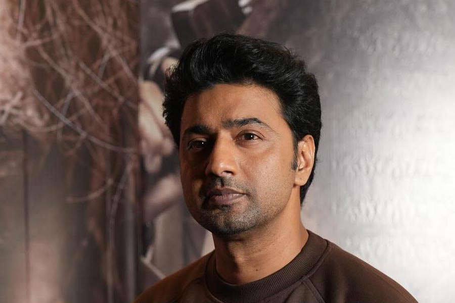 Dhrubo Banerjee will start filming for his much anticipated film Raghu Dakat starring Dev from April 2024