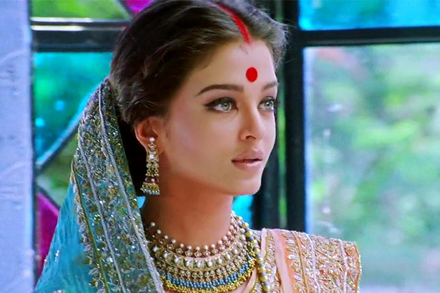 Affairs and Controversies Before Marriage of Aishwarya Rai Bachchan and Abhishek Bachchan