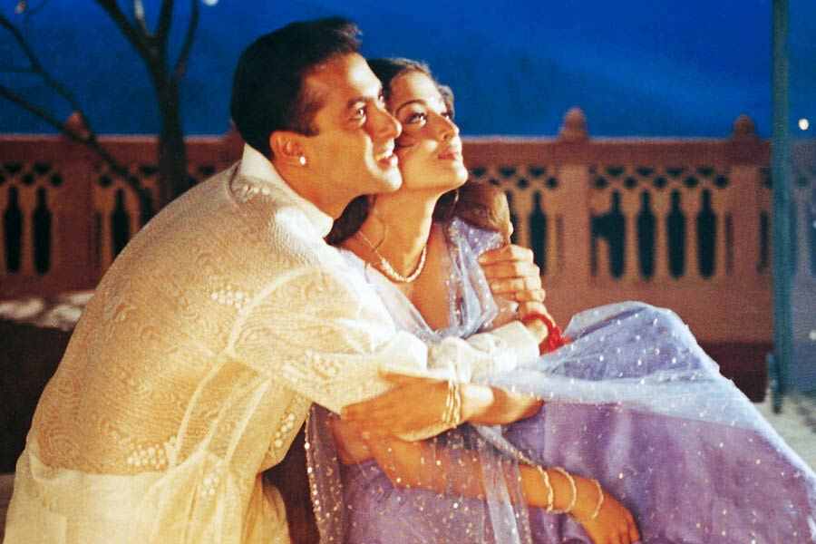 Affairs and Controversies Before Marriage of Aishwarya Rai Bachchan and Abhishek Bachchan