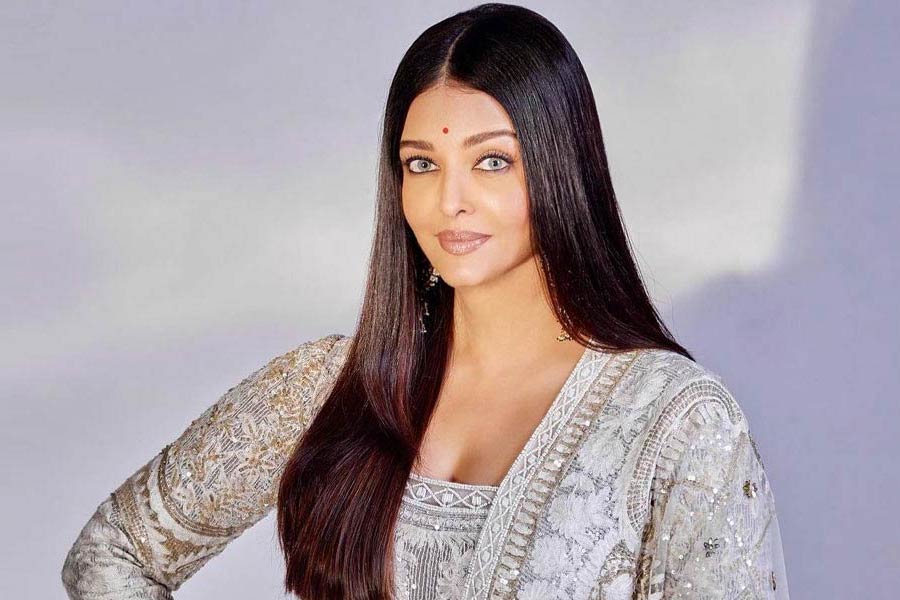 Affairs and Controversies Before Marriage of Aishwarya Rai Bachchan and Abhishek Bachchan