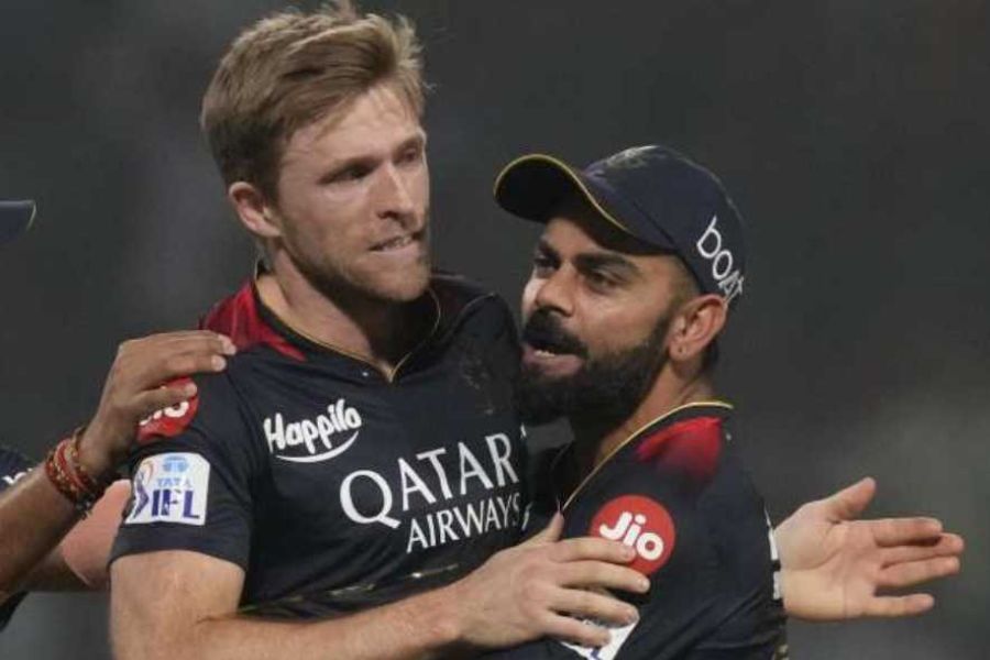 ডেভিড উইলি: গত বার আরসিবিতে ছিলেন। বেশি ম্যাচ খেলেননি। এ বার আইপিএলের আগে আন্তর্জাতিক ক্রিকেট থেকে অবসর নিয়েছেন তিনি। অর্থাৎ, পুরো মরসুম তাঁকে পাওয়া যাবে। উইলি নিজেও জানিয়েছেন, ফ্র্যাঞ্চাইজি ক্রিকেটেই এ বার শুধু খেলবেন।