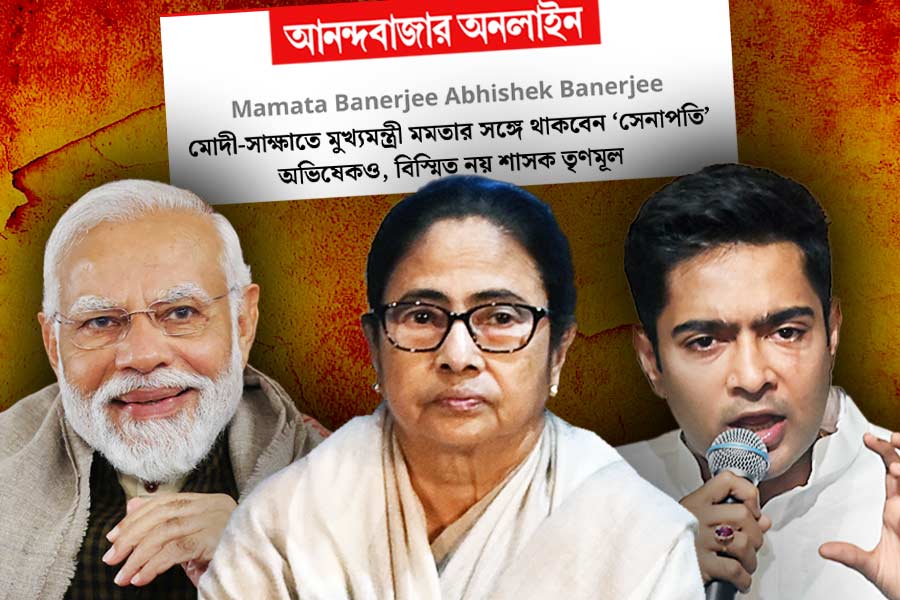 ( বাঁ দিক থেকে) নরেন্দ্র মোদী, মমতা বন্দ্যোপাধ্যায়, অভিষেক বন্দ্যোপাধ্যায়।