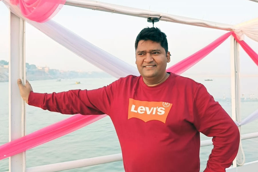 Delhi man quits job and sells house to distribute 50,000 helmets free of cost across 22 states