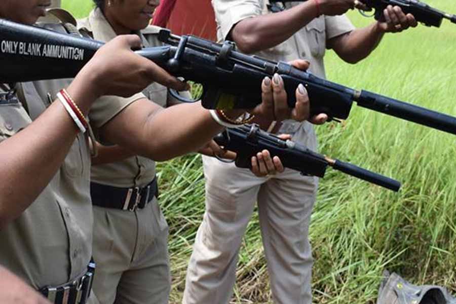 পুলিশের অ-প্রাণঘাতী অস্ত্রের (নন-লেথাল উইপন) প্রশিক্ষণ শিবির।