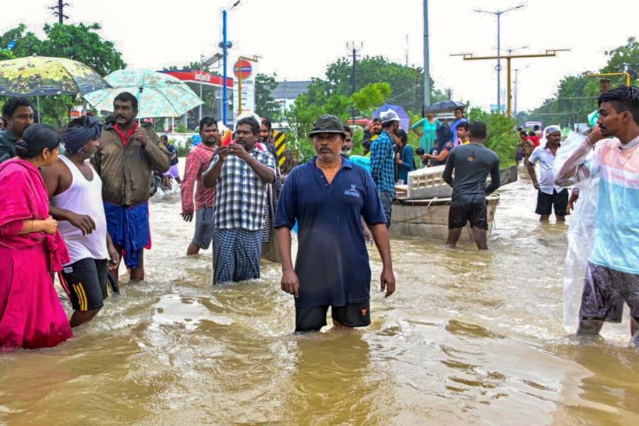 At least three people died for heavy rain in Tamil Nadu, yellow alert in four districts
