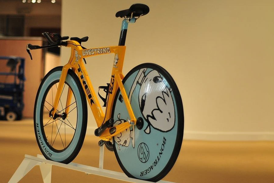 ভারতীয় মুদ্রায় দেড় কোটি টাকা মূল্য ট্রেক ইয়োশিমোটো নারা সাইকেলের। মোট তিন ধরনের রং ব্যবহার করে এই সাইকেলটি তৈরি করা হয়েছে।