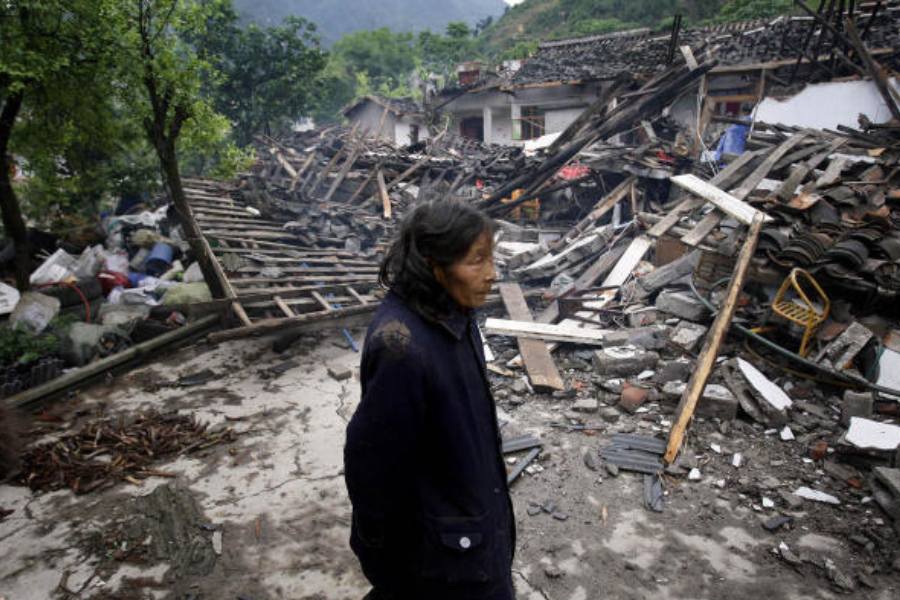 চিনে ভূমিকম্প অস্বাভাবিক ঘটনা নয়। গত অগস্টে একটি ৫.৪ মাত্রার ভূমিকম্প পূর্ব চিনে আঘাত হানে। এই ঘটনায় ২৩ জন আহত হন এবং বেশ কিছু বহুতল ধসে পড়ে। 
