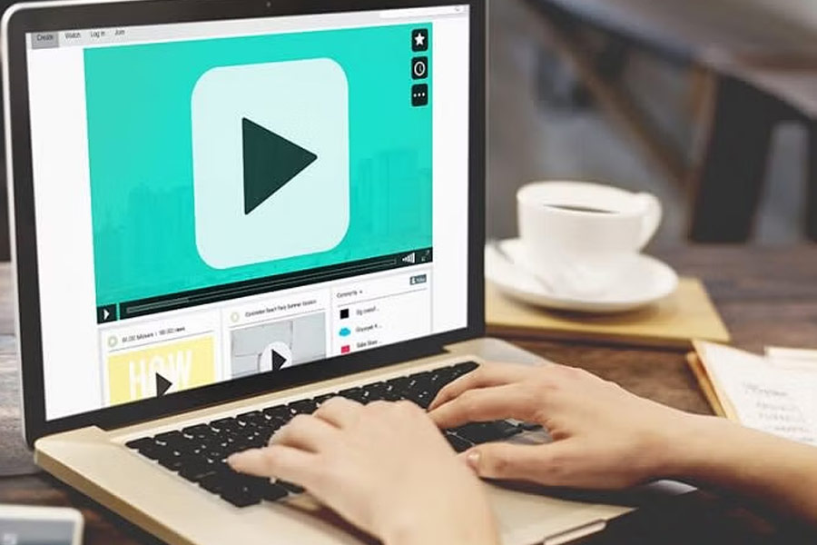 স্মার্টফোন ব্যবহারকারীরা মাইক্রোফোন এবং ক্যামেরা ব্যবহারের শর্তে রাজি হলে তবেই সফ্‌টঅয়্যার আপডেট অথবা অ্যাপ ডাউনলোড করা শুরু হয়। অধিকাংশ ক্ষেত্রে বিনা অনুমতিতে ‘অ্যাক্টিভ লিসেনিং’ প্রক্রিয়া শুরু করা যায় না।