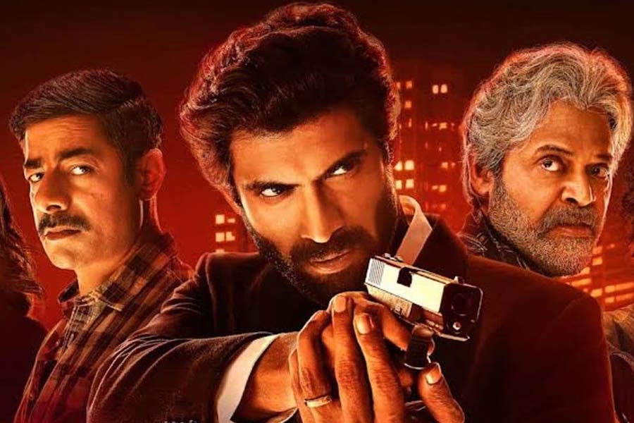 ‘রানা নায়ডু’ ওয়েব সিরিজ়ে রানা দগ্গুবতীর পাশাপাশি অভিনয় করেন বলি অভিনেত্রী সুরভিন চাওলা এবং দক্ষিণী অভিনেতা দগ্গুবতী ভেঙ্কটেশ।