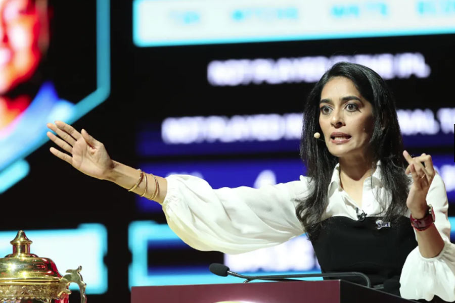 বিশ্বকাপজয়ী অস্ট্রেলিয়ার বোলারের দর যেখানে প্রায় ২৫ কোটি টাকা উঠেছে, সেখানে ভারতীয় ক্রিকেটারের সর্বোচ্চ দাম উঠেছে ১১ কোটি ৭৫ লক্ষ। শুধু তা-ই নয় অস্ট্রেলিয়ার ক্রিকেটারদের দলে পেতে তুমুল লড়াইও দেখা গেল ফ্র্যাঞ্চাইজ়িগুলির মধ্যে।