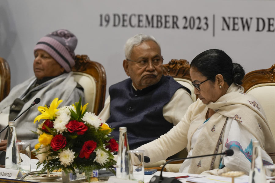 মঙ্গলবার ‘ইন্ডিয়া’র বৈঠকে লালুপ্রসাদ যাদব, নীতীশ কুমার, মমতা বন্দ্য়োপাধ্যায়