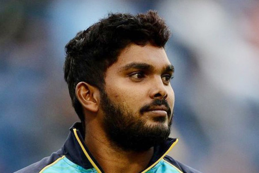 রাসেলের বিকল্প হিসাবে যেমন পাওয়েলকে নিতে পারত কেকেআর, তেমনি নারাইনের বিকল্প হিসাবে সুযোগ ছিল ওয়ানিন্দু হাসরঙ্গকে নেওয়ার। কিল্তু পারেনি কলকাতা।