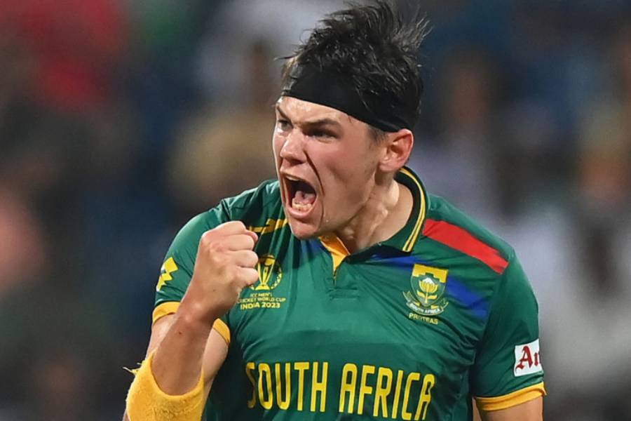 কেকেআর নিতে পারত কোয়েটজে এবং ক্রিস ওকসকে। কিন্তু এ ক্ষেত্রেও ব্যর্থ হয়েছে তারা।