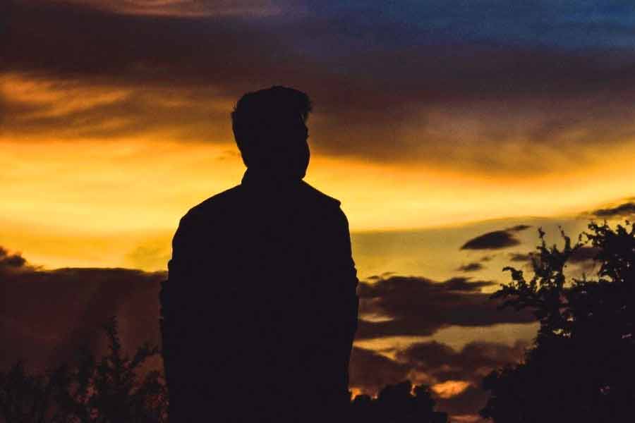 খুয়াংলেং গ্রামের স্কুলে দ্বিতীয় শ্রেণি পর্যন্ত পড়াশোনা করেছিলেন লালরিংথারা। পড়াশোনা ছেড়ে মায়ের সঙ্গে চাষবাসের কাজে হাত লাগিয়েছিলেন তিনি।