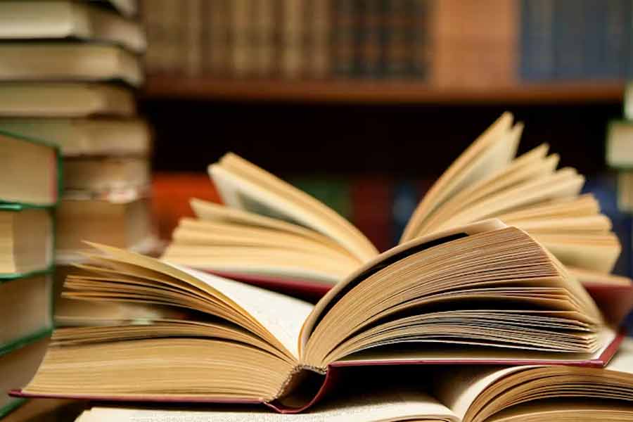 ২০১৮ সালে নতুন রুয়াইকাম গ্রামের স্কুলে পঞ্চম শ্রেণিতে ভর্তি হয়েছিলেন লালরিংথারা। সেই স্কুলে অষ্টম শ্রেণি পর্যন্ত পড়াশোনা করেছিলেন তিনি।