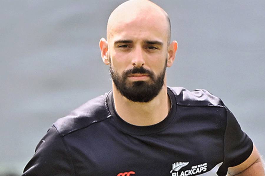 প্রথমেই বলতে হয় সবচেয়ে বেশি খরচ তারা করেছে যে খেলোয়াড়ের জন্য, সেই ড্যারিল মিচেলের কথা। নিউ জ়িল্যান্ডের এই ব্যাটিং অলরাউন্ডারকে ১৪ কোটি টাকায় কিনেছে চেন্নাই। 