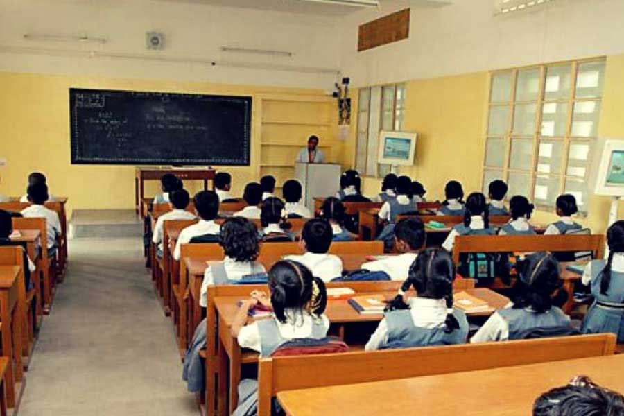 The education department has directed to promote the project of Mamata Banerjee government by observing students week in schools at the beginning of the new year