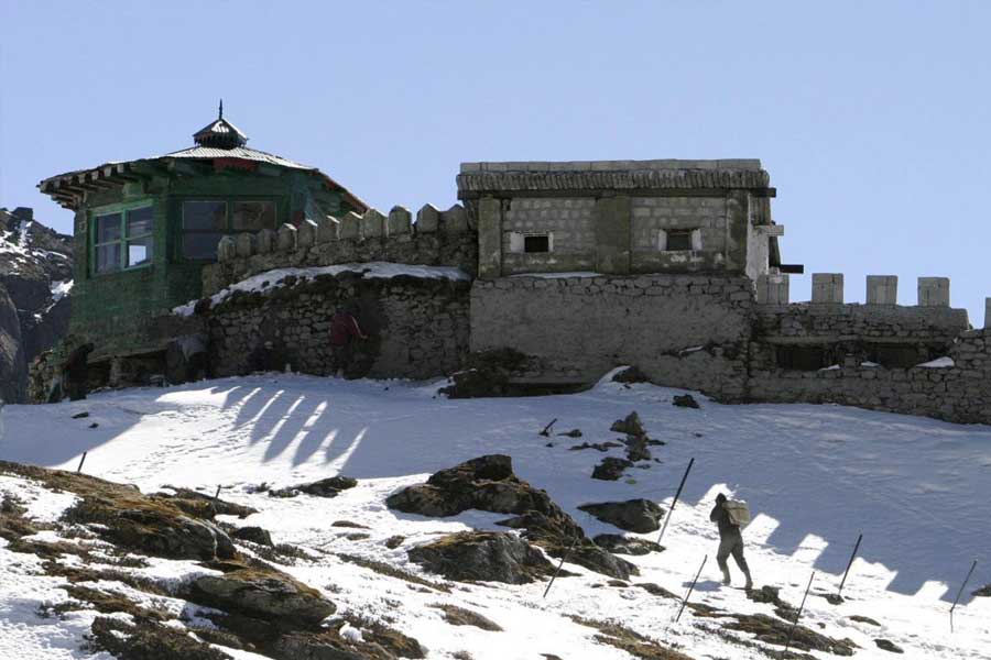 বেশ কিছু জায়গায় শৈত্যপ্রবাহের প্রভাবে চিনের অবস্থা শোচনীয় হয়ে উঠেছে।