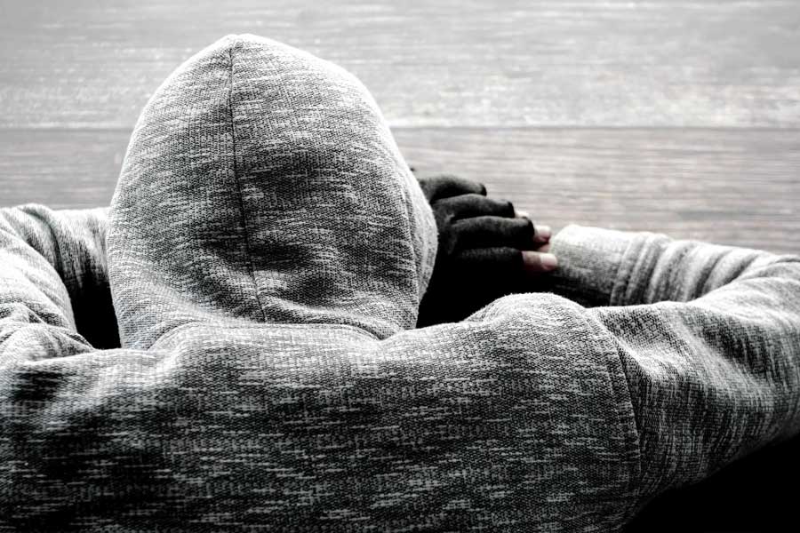 বার বার ব্যর্থতার সম্মুখীন হওয়ার ফলে মানসিক ভাবে ভেঙে পড়েছিলেন জয়গণেশ। সঠিক রাস্তায় হাঁটছেন কি না তা নিয়েও সন্দেহ জাগে তাঁর মনে।