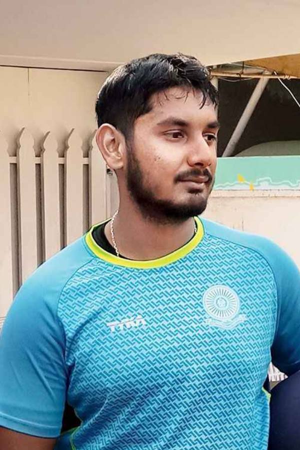 রিকি ভুঁইকেও কিনেছে দিল্লি ক্যাপিটালস। ব্যাটসম্যান হিসাবে তাঁর সুনাম রয়েছে। সৌরভরা আশা রাখছেন দলে তিনি গুরুত্বপূর্ণ ভূমিকা নেবেন। নিলাম তাঁর দর উঠেছিল ২০ লক্ষ টাকা।