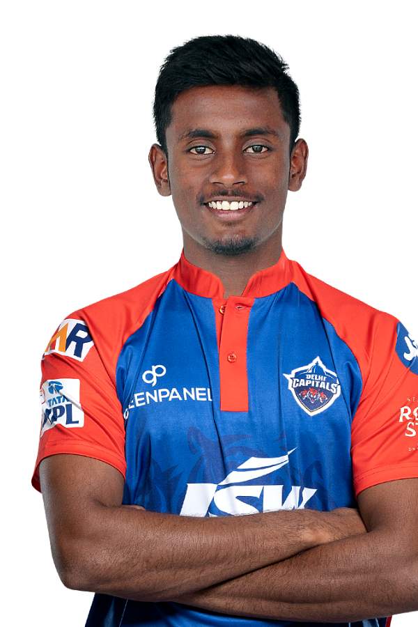 দ্বিতীয় উইকেটরক্ষক হিসাবে বাংলার অভিষেক পোরেল আগামী বছরেও দলে থাকছেন। চলতি বছরেই তিনি আইপিএলে অভিষেক করেছেন।