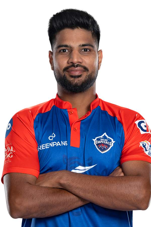 ললিত যাদব বেশি দিন আইপিএল খেলা শুরু করেননি ঠিকই তবে এর মধ্যেই তাঁর উপর ভাল পারফর্ম করার আশা রাখছেন দিল্লির কর্তারা। তিনিও দলে থাকছেন অলরাউন্ডার হিসাবে।