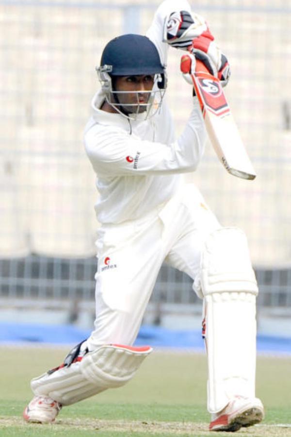 এ ছাড়াও ২০ লক্ষ টাকা দিয়ে দলে নিয়েছে ভারতীয় স্পিনার শ্রেয়স গোপালকে। ২০১৪ সালে প্রথম আইপিএল খেলা এই বোলারের প্রথম দল ছিল মুম্বই। তবে পরে রাজস্থান, হায়দরাবাদ ঘুরে আবার এই দলে ফিরে এসেছে।