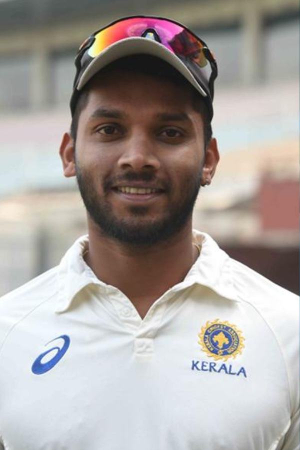 কোনও কারণে ঈশান খেলতে না পারলে উইকেট রক্ষক হিসাবে খেলতে পারেন ভারতীয় ব্যাটার বিষ্ণু বিনোদ। যদিও আগের বছর সেরকম নজর কারতে পারেননি বিষ্ণু। ঘরোয়া ক্রিকেটে ৪১৪ বলে ৫৭৮ রান করা নেহাল ওয়াধেরাও রয়েছেন দলে।