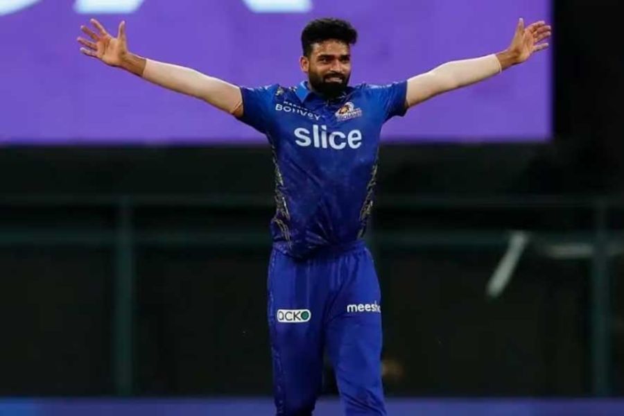 আইপিএলে মুম্বই দলের নেট বোলার হিসাবে শুরু করে প্রথম একাদশে সুযোগ পেয়েছিলেন কুমার কার্তিকেয়। মুম্বই ইন্ডিয়ান্সের হয়ে আগের আইপিএলে বেশ কয়েকটি উইকেটও পেয়েছিলেন কার্তিকেয়। এই বছরও রোহিতদের সঙ্গে খেলতে পারেন কার্তিকেয়।