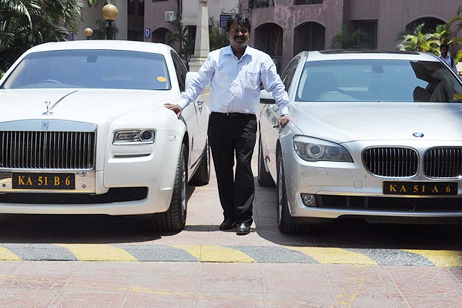 The success story of India's billionaire barber Mahesh Babu