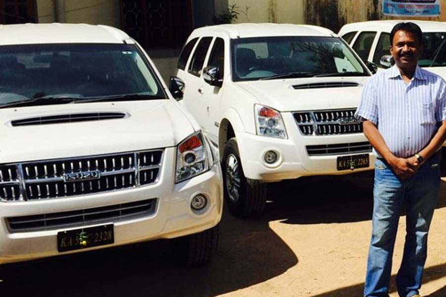 The success story of India's billionaire barber Mahesh Babu