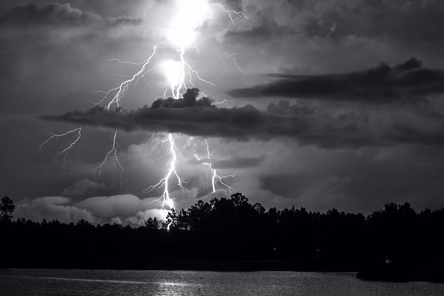 Venezuela's marakaibo lake witnesses continuous lightening