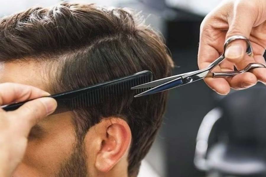 The success story of India's billionaire barber Mahesh Babu