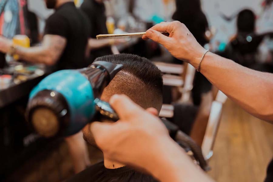 The success story of India's billionaire barber Mahesh Babu