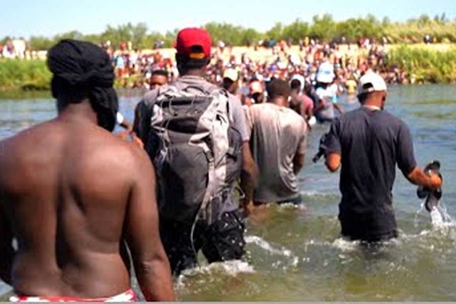 তবে বিদেশ যেতে চাওয়া এই ভারতীয় শরণার্থীরা কোন পথে কোন দেশে পৌঁছবেন, তা তাঁদের ইচ্ছের উপর নির্ভর করে না। পুরোটাই ঠিক করেন এঁদের ডাঙ্কি রুটে বিদেশে পৌঁছে দেওয়ার দায়িত্ব নেওয়া এজেন্টরা।